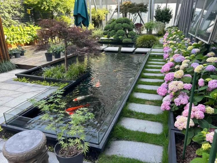 泰安酒店陽臺屋頂花園綠化設(shè)計